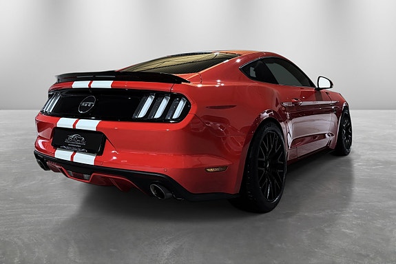 Ford Mustang 8 of 30