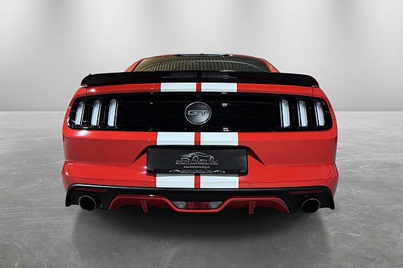 Ford Mustang 7 of 30