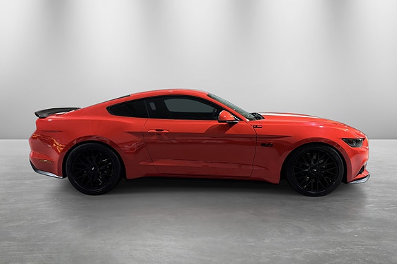 Ford Mustang 11 of 30