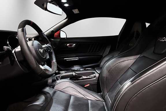 Ford Mustang 24 of 30