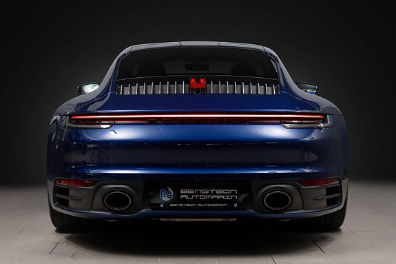 Porsche 911 Carrera 4S 3 of 5