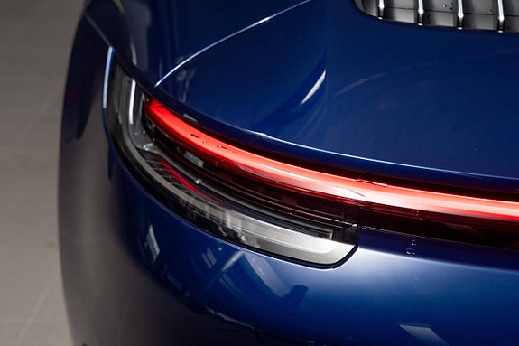Porsche 911 Carrera 4S 4 of 5