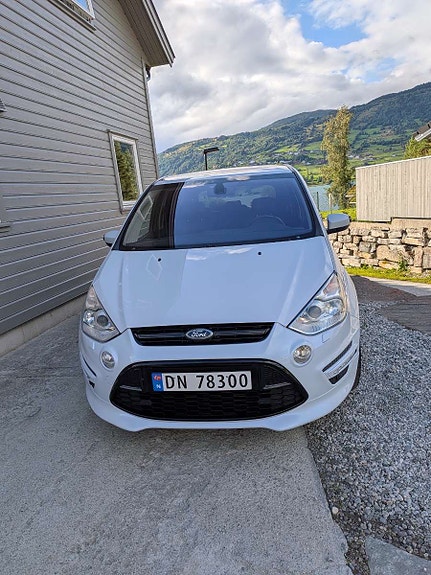Ford S-MAX 4 of 5
