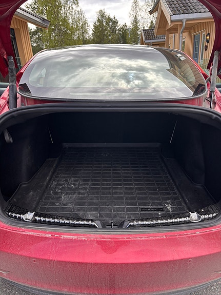 Tesla Model 3 9 of 12