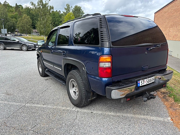 Chevrolet Tahoe 4 of 19