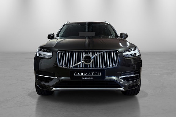 Volvo XC90 2 of 5