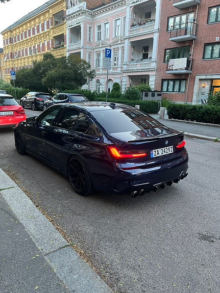 BMW 330e 18 of 19