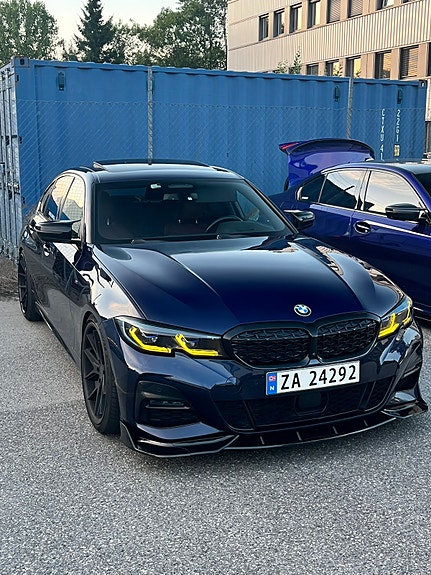 BMW 330e 3 of 19
