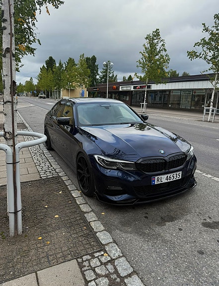 BMW 330e 7 of 19