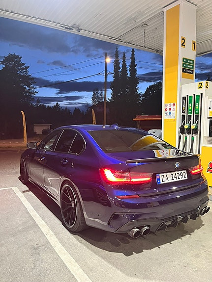BMW 330e 17 of 19
