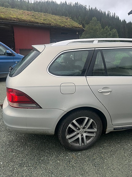 Volkswagen Golf VI 2 of 5
