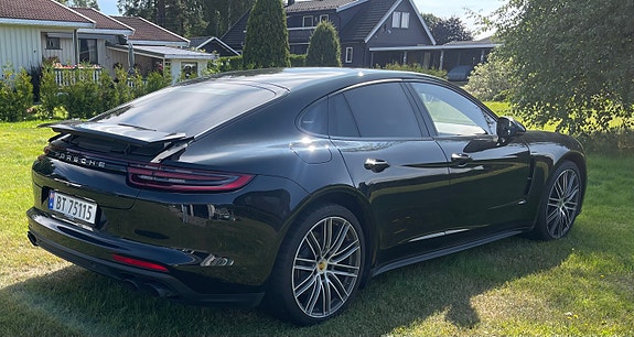 Porsche Panamera 4 11 of 15