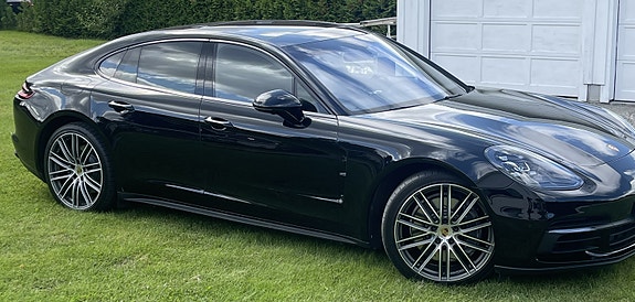 Porsche Panamera 4 2 of 15