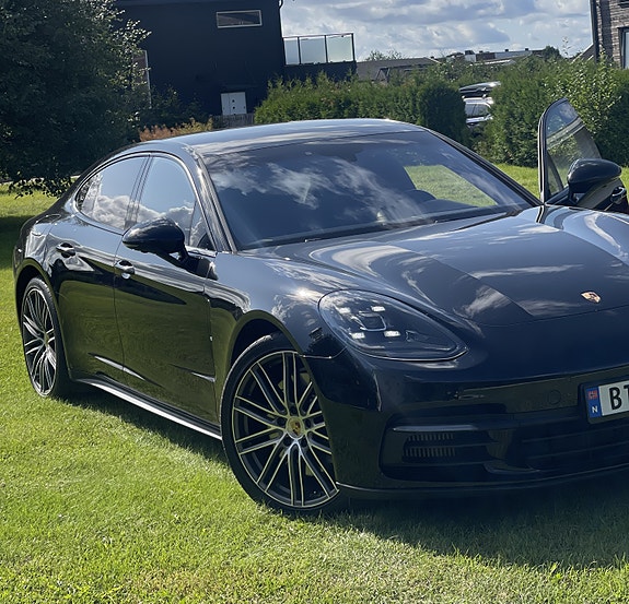 Porsche Panamera 4 3 of 15