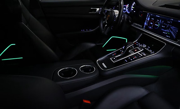 Porsche Panamera 4 7 of 15