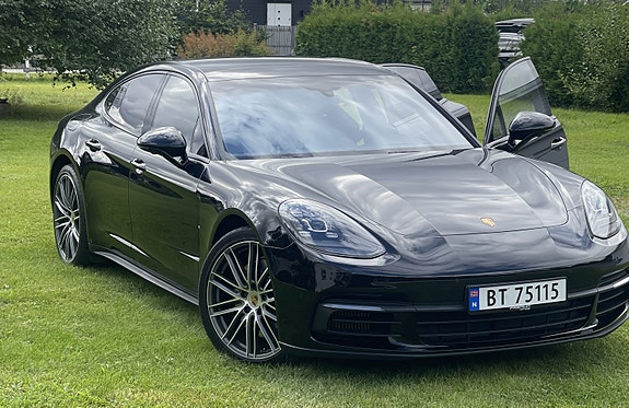 Porsche Panamera 4 5 of 15