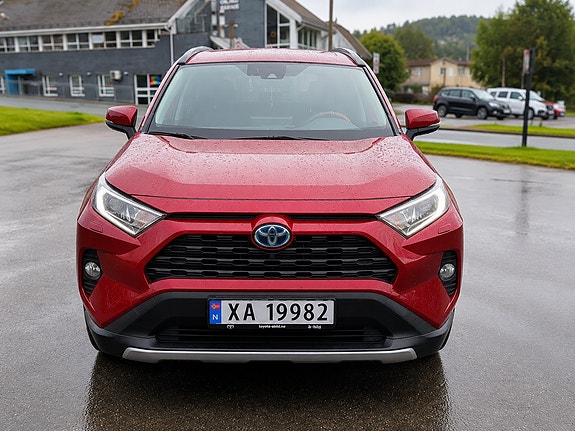 Toyota RAV4 2 of 5