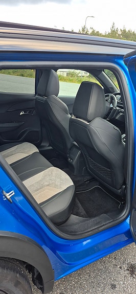 Peugeot e-2008 17 of 25