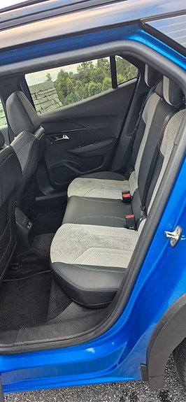 Peugeot e-2008 13 of 25