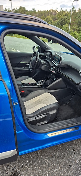 Peugeot e-2008 19 of 25