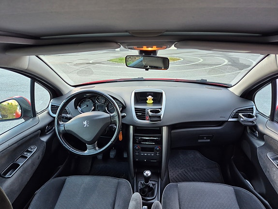 Peugeot 207 11 of 19