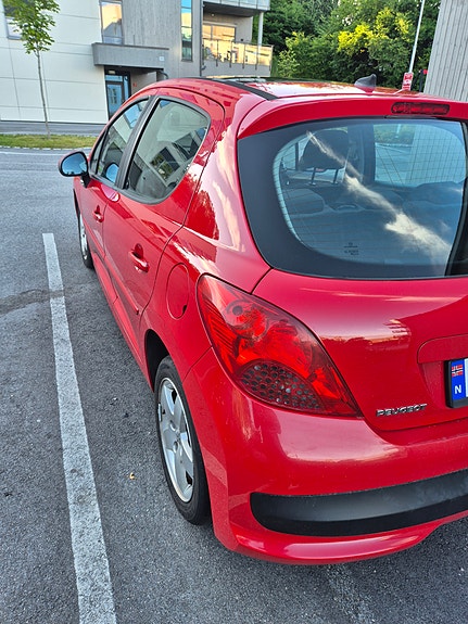Peugeot 207 9 of 19