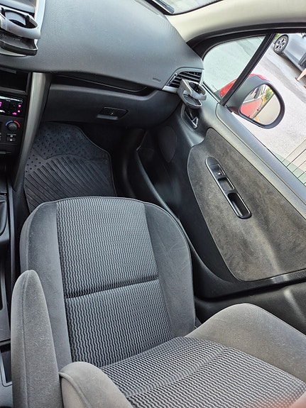 Peugeot 207 17 of 19