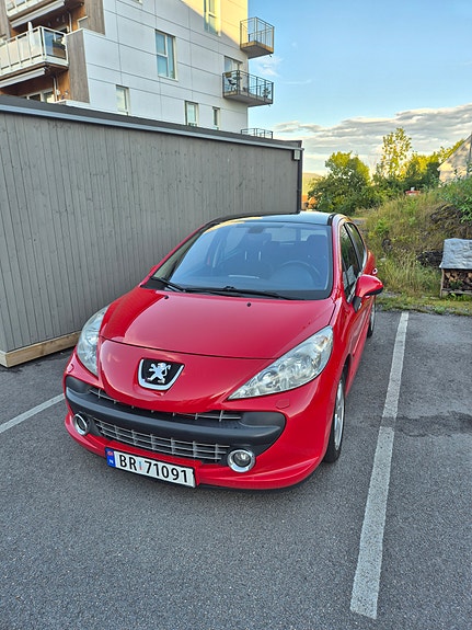 Peugeot 207 2 of 19