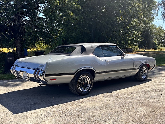 Oldsmobile 442 13 of 30