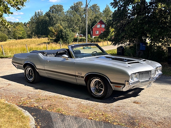 Oldsmobile 442 27 of 30