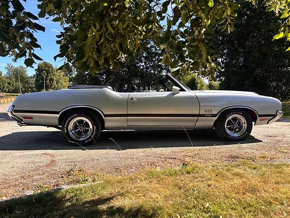 Oldsmobile 442 26 of 30