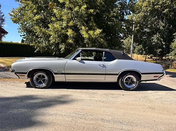Oldsmobile 442 8 of 30