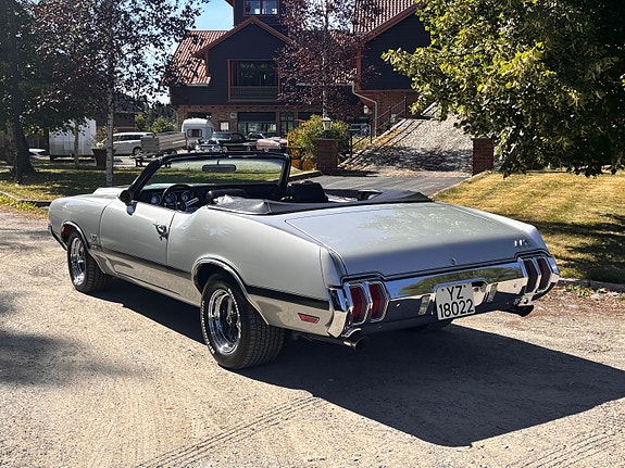 Oldsmobile 442 22 of 30
