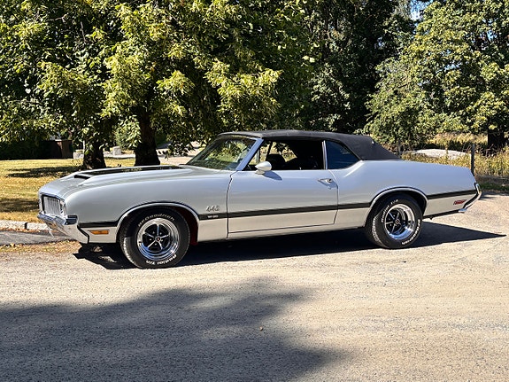 Oldsmobile 442 7 of 30