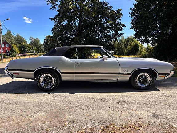 Oldsmobile 442 14 of 30