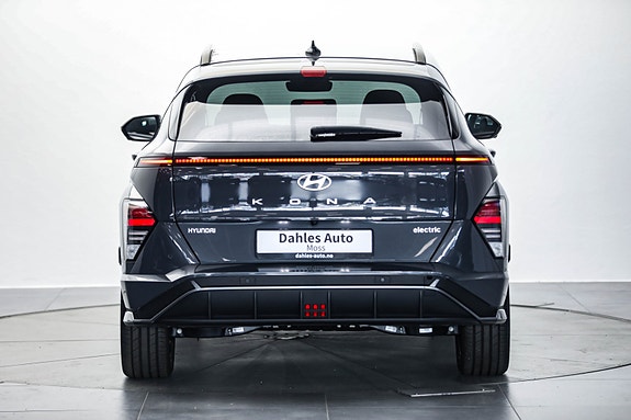 Hyundai Kona 2 of 5