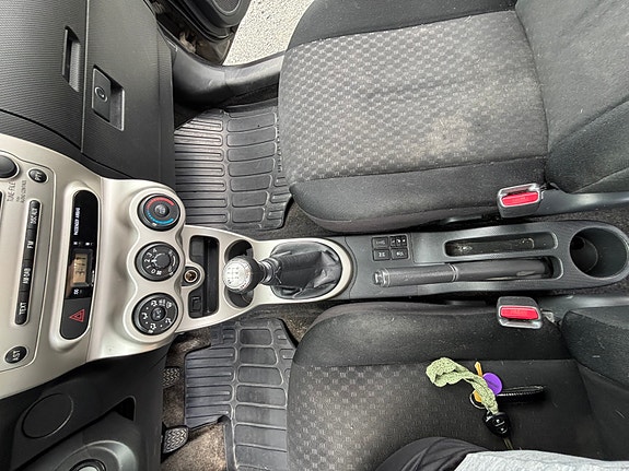 Toyota Urban Cruiser 10 of 14