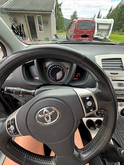 Toyota Urban Cruiser 6 of 14