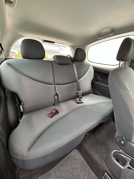 Toyota Yaris 15 of 22