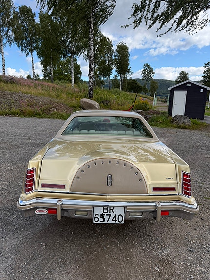 Lincoln Continental 6 of 30