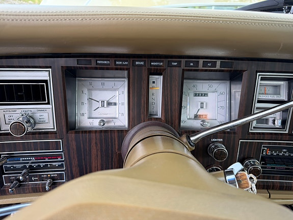 Lincoln Continental 25 of 30