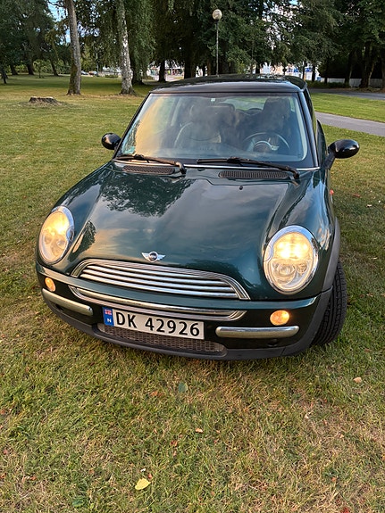 MINI Cooper 3 of 5