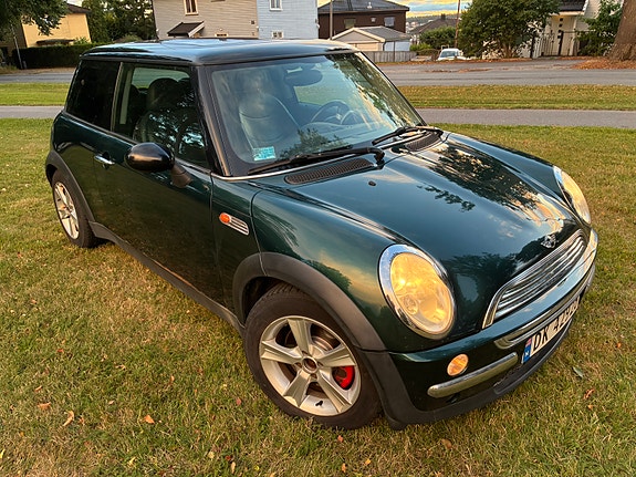MINI Cooper 4 of 5