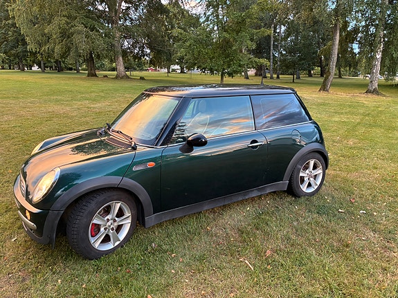 MINI Cooper 2 of 5