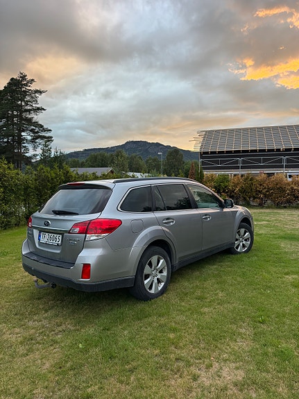 Subaru Legacy 6 of 10