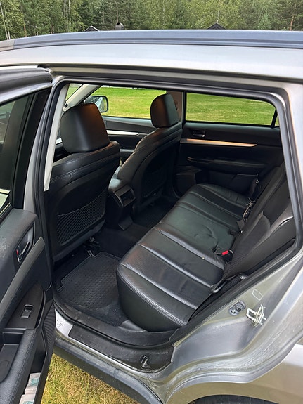 Subaru Legacy 8 of 10