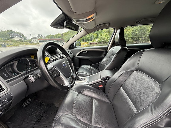 Volvo XC70 10 of 28