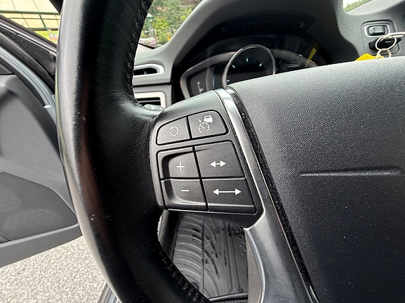 Volvo XC70 15 of 28