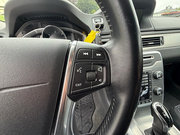 Volvo XC70 16 of 28