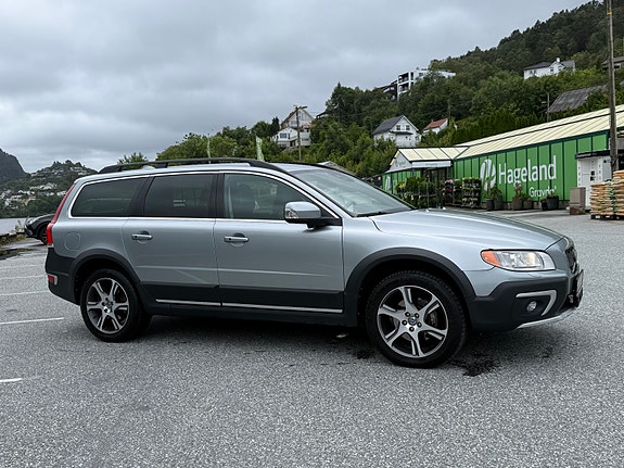 Volvo XC70 4 of 5